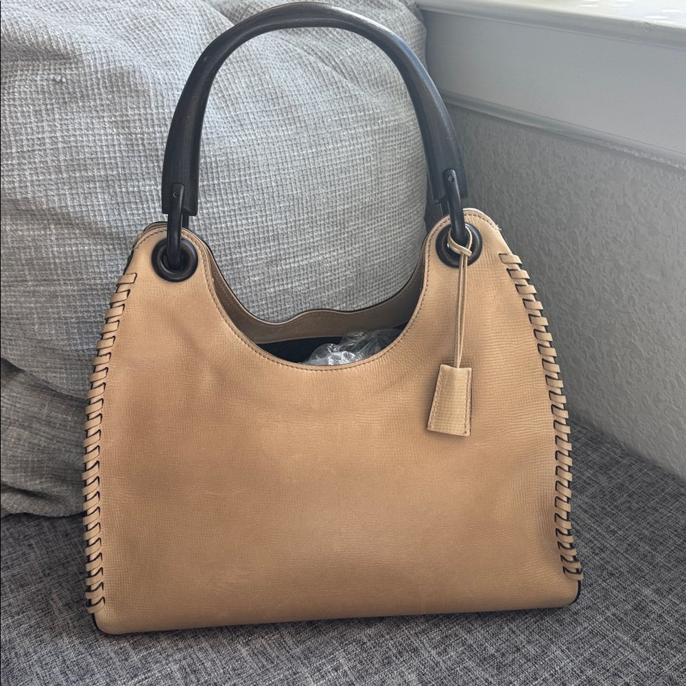 Gucci Tan Leather Shoulder Bag with Wooden Handle
